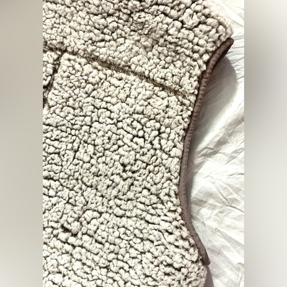 Thread + Supply Women’s Sherpa Fleece Vest Size Medium - Picture 13 of 13
